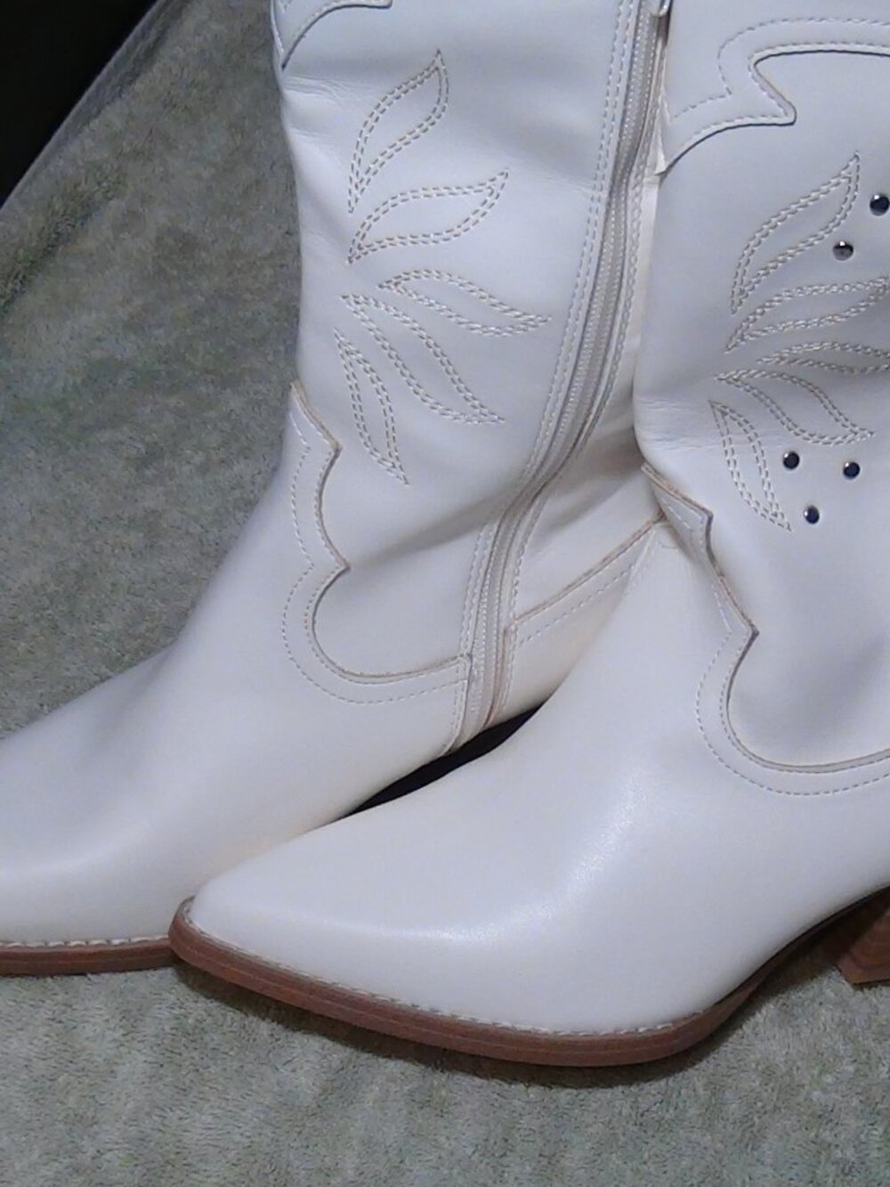 Women's Universal Thread Zipper Studded Western Boots Pointed Size 8 Off-White - Picture 2 of 13